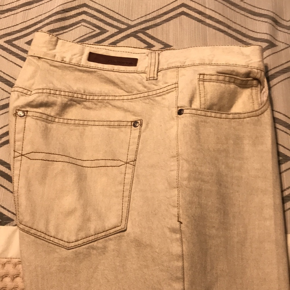 Claiborne Cream Jeans - Picture 4 of 17